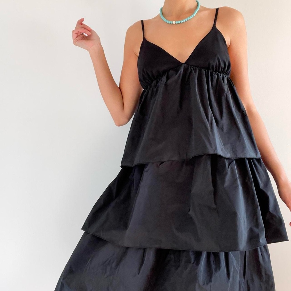 Zara | Black v-neck tiered ruffle poplin midi dress | Size M